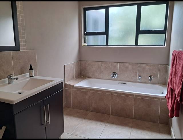 3 BEDROOM APARTMENT FOR SALE IN PALM LAKES ESTATE